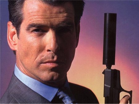 James Bond: Pierce Brosnan, dall'Irlanda una nuova licenza di uccidere