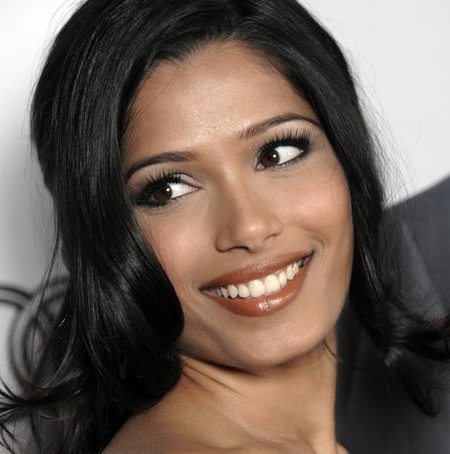 New Moon, Freida Pinto, Bruce Spingsteen, Ben Stiller, Shyamalan: novità