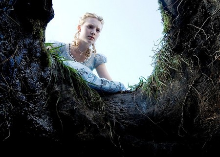 Alice in Wonderland teaser trailer del film di Tim Burton