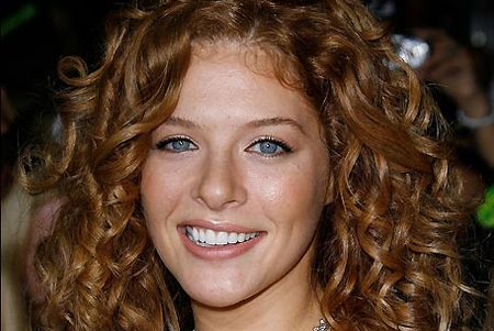 Rachelle Lefevre non vuole abbandonare il ruolo di Victoria in Eclipse e attacca la Summit