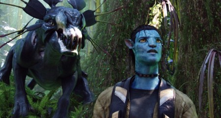 il-thanador-si-avvicina-alle-spalle-dell-avatar-di-jake-sully-in-una-scena-del-film-avatar-140750 (Copia)