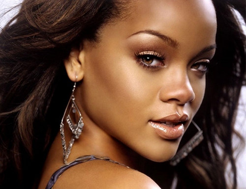 Rihanna insieme a Cara Delevingne nel nuovo film di Luc Besson