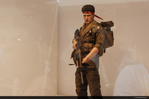 Platoon, l'action figure di Charlie Sheen