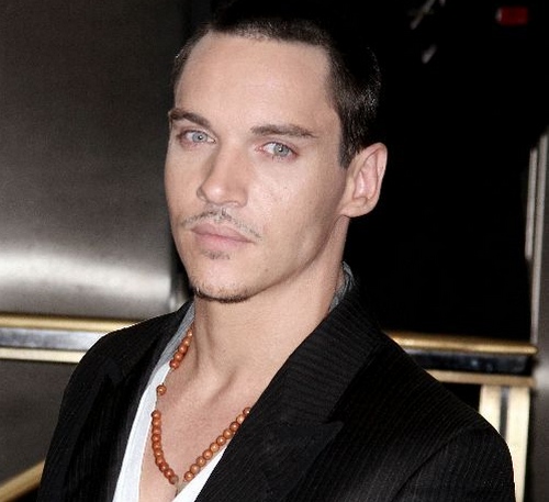 Robert Schwentke dirigerà R.I.P.D., Jonathan Rhys Meyers protagonista di Belle Du Seigneur, biopic su Ronald Reagan in arrivo