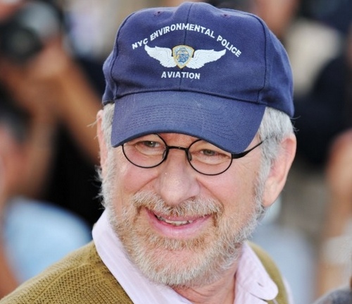Tony Scott dirigerà Top Gun 2, Steven Spielberg Robopocalypse, Kristin Davis in Journey 2, 