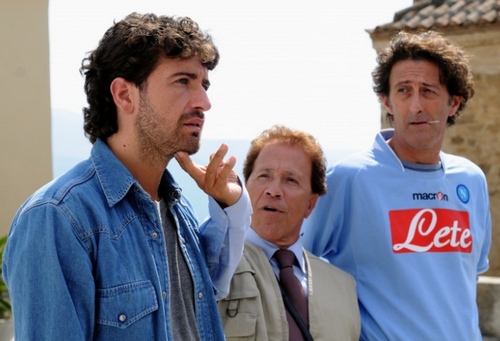 Il cuore grande delle ragazze cast, Maurizio Battista in Napoletans, Alessandro Siani e Fabio De Luigi insieme