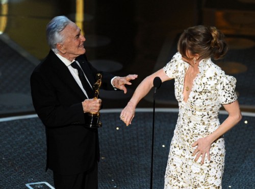 Oscar 2011, lo show di Kirk Douglas e la parolaccia di Melissa Leo