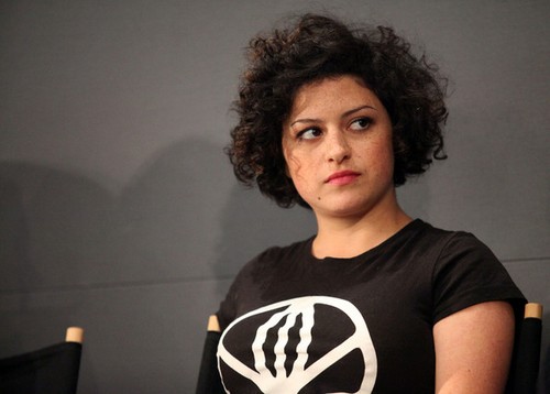 Alia Shawkat in He Loves Me e The Brass Teapot