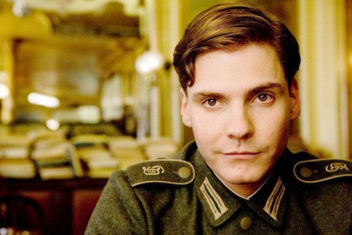 Daniel Bruhl campione di Formula 1 in Rush