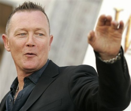 Robert Patrick sostituisce Bryan Cranston in The Gangster Squad