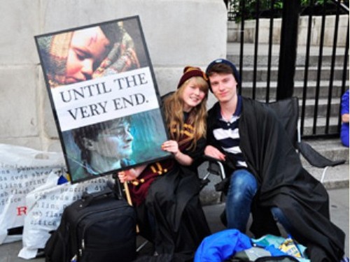 Harry Potter e i doni della morte parte II, a Londra i fan in fila per la premiere    