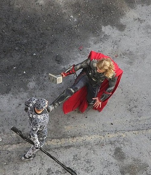 I Vendicatori, Thor: foto e video dal set con Chris Hemsworth