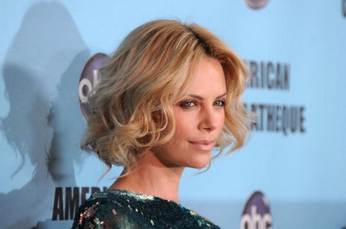 Charlize Theron nel trailer del film Dark Places