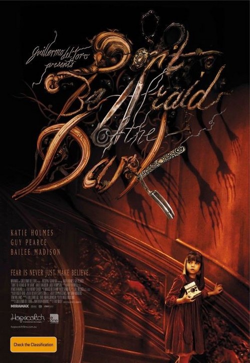 Non avere paura del buio, nuovo poster di Don't be afraid of the dark