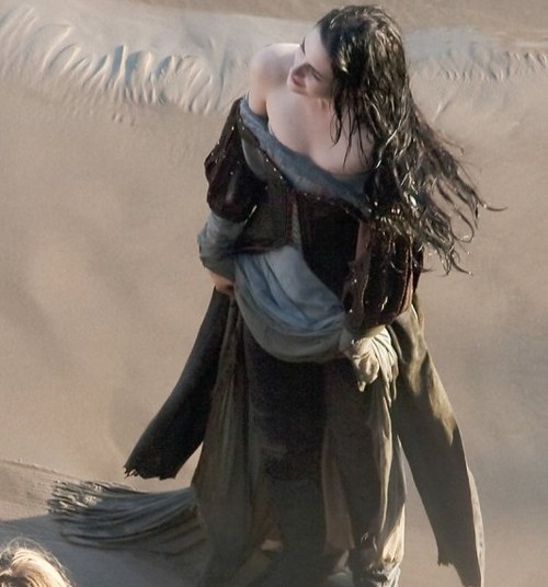 Snow White and the Huntsman, foto dal set con Kristen Stewart