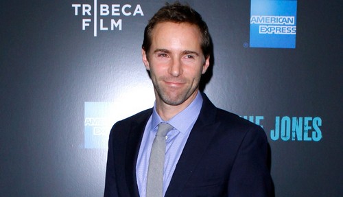 Elle Fanning e Alessandro Nivola in Bomb (2)