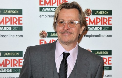 Gary Oldman colonnello in Akira e Merlino in Arthur and Lancelot?