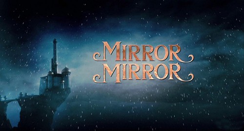 Mirror Mirror, immagini con Julia Roberts e Lily Collins