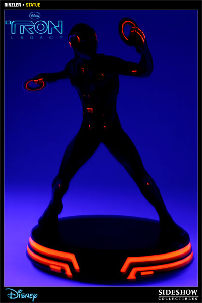 Tron: Legacy, la statua di Rinzler