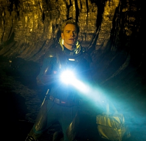 Prometheus, terzo preview trailer e foto di Michael Fassbender