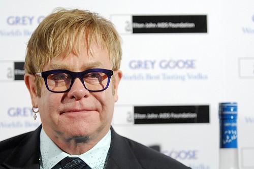 Elton John produrrà il film d'animazione Nerds
