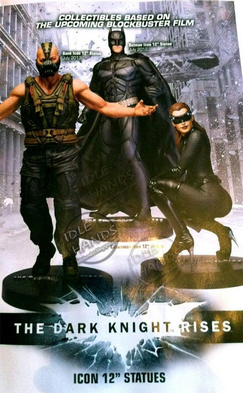 Il cavaliere oscuro: Il ritorno, le statue di Batman, Bane e Catwoman
