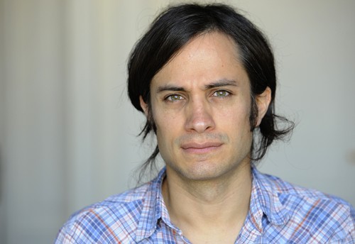 Gael Garcia Bernal nel reboot post-apocalittico Zorro Reborn