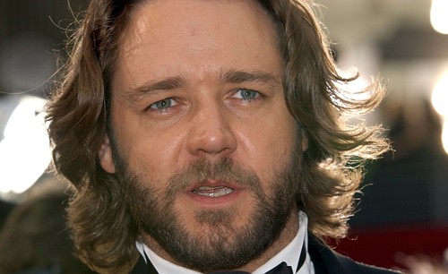 Russell Crowe contro Dracula nel thriller Harker?