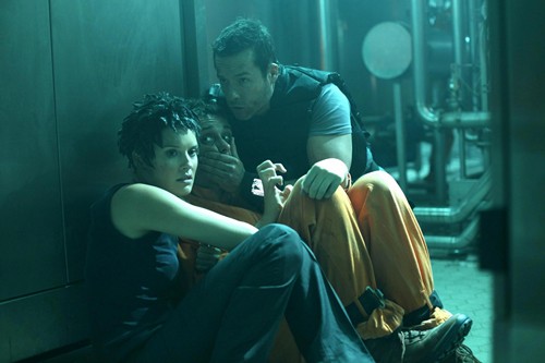 Lockout, 12 immagini dell'action-thriller di Luc Besson