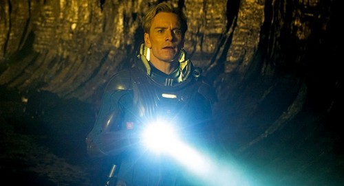 Prometheus, clip virale con Michael Fassbender