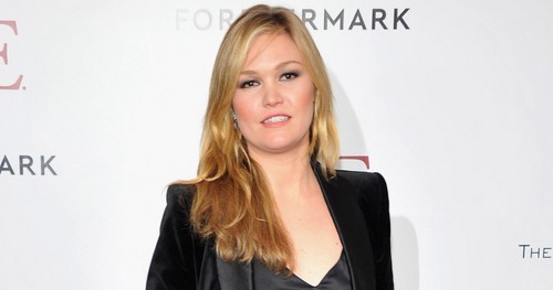 Julia Stiles, Jim Broadbent e Ciarán Hinds nel nuovo thriller della Working Title