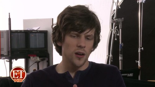 Now You See Me, video dal set con Jesse Eisenberg e Michael Caine