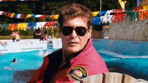 Piranha 3DD, clip con David Hasselhoff