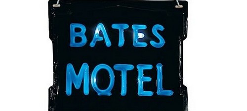 Psycho, l'insegna luminosa del Bates Motel
