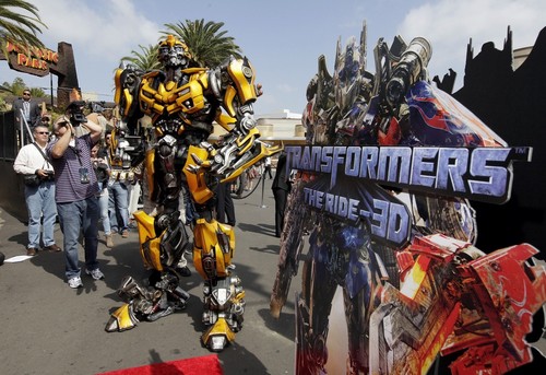 Transformers: The Ride 3D, foto e video dell'inaugurazione con Steven Spielberg