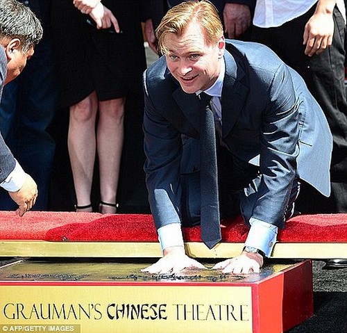 Christopher Nolan celebrato al Chinese Theater, video e immagini della cerimonia