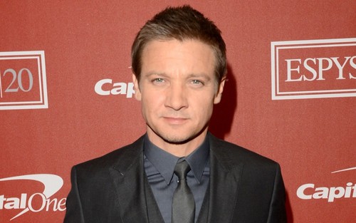 Jeremy Renner accanto ad Amy Adams in Story of your life