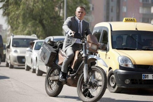 Skyfall, Looper: nuove immagini