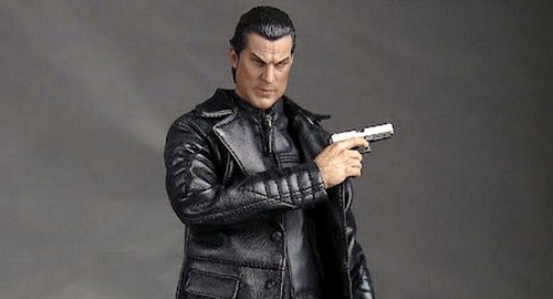 Steven Seagal, nuova action figure versione orientale