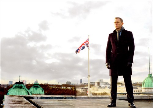 007 Skyfall, nuovo video dal set con Sam Mendes e Judi Dench