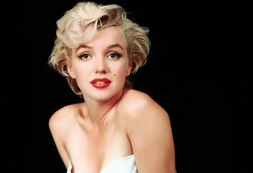 La prova che Marilyn Monroe si era rifatta naso e mento!