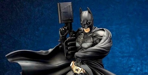 Il cavaliere oscuro: Il ritorno, nuova statua di Batman