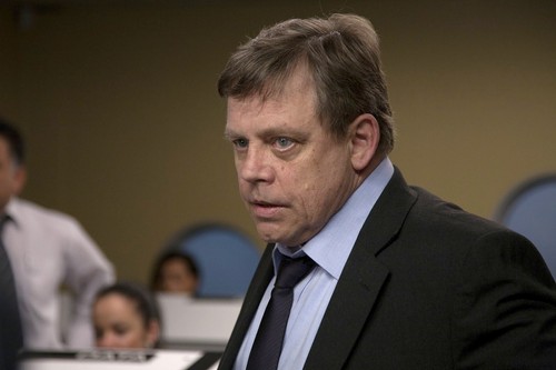 Airborne, prima clip del thriller con Mark Hamill