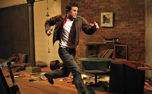 Looper - In fuga dal passato, immagini e due nuove featurette