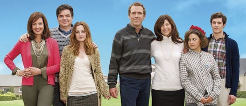 The Oranges, red band trailer e 2 poster della comedy con Hugh Laurie