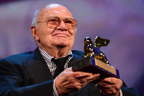 Venezia 2012 clip della cerimonia d'apertura e del Leone d'oro a Francesco Rosi