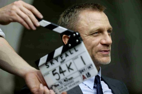 007 - Skyfall, video blog sulla colonna sonora e 4 clip dal set