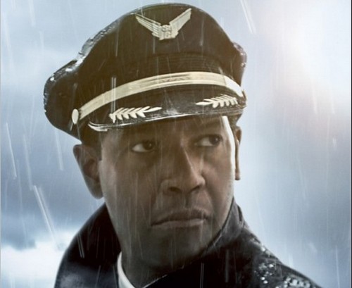 Flight, primi due spot tv e nuovi poster con Denzel Washington