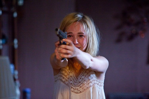 Killer Joe, nuova clip in italiano con Juno Temple