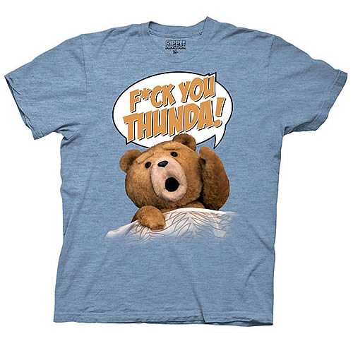 Ted, le t-shirt ufficiali del film e due clip in italiano